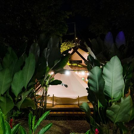 Seren Glamping (Adults Only) Увита Экстерьер фото