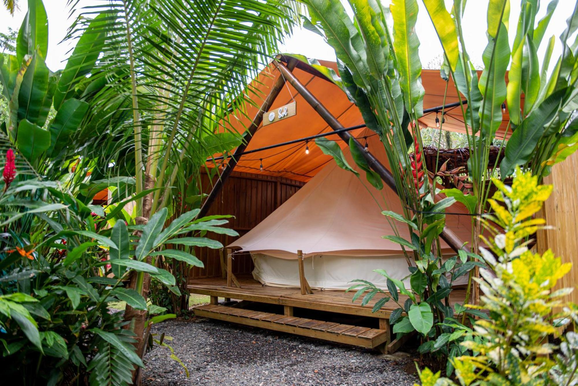 Seren Glamping (Adults Only) Увита Экстерьер фото