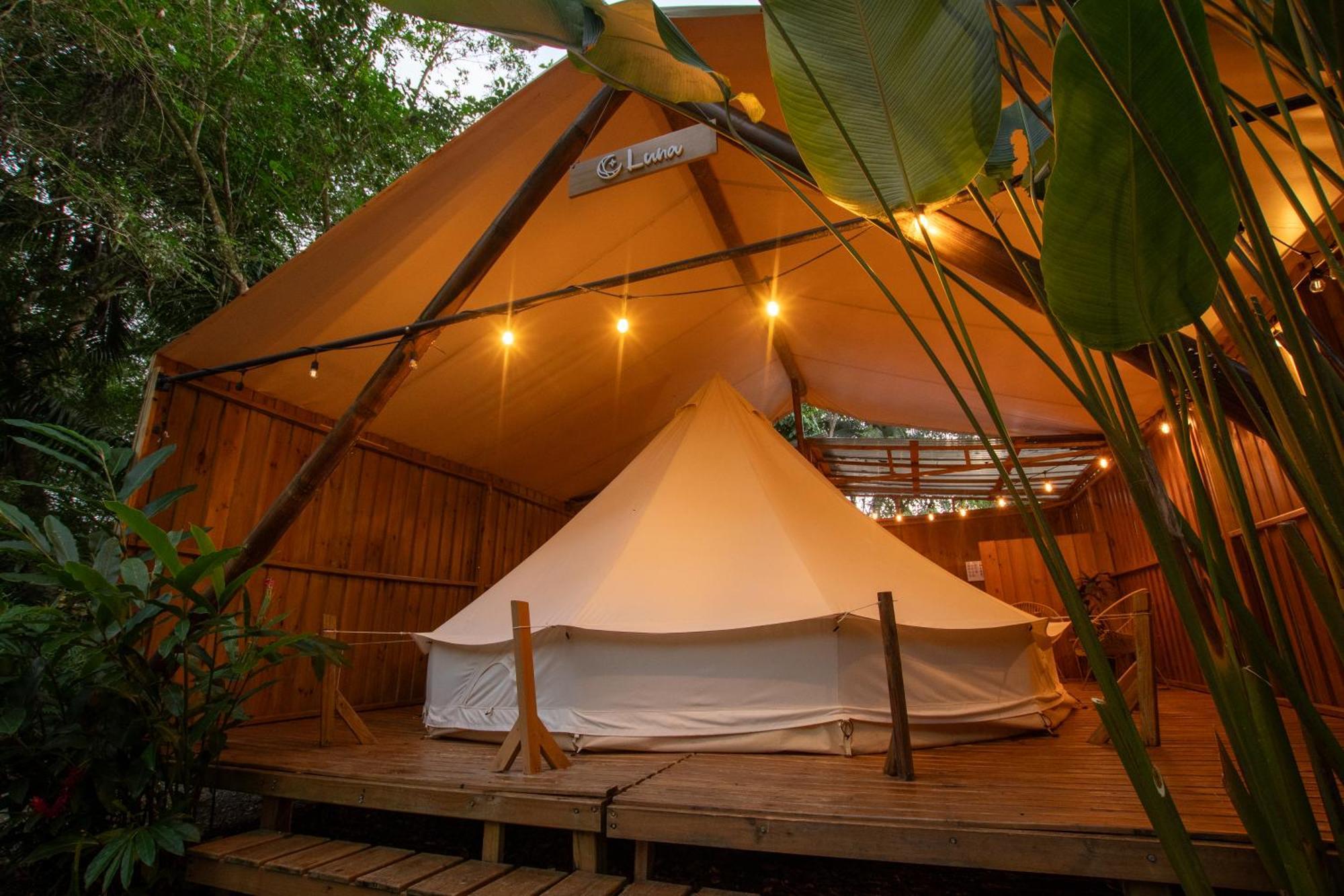 Seren Glamping (Adults Only) Увита Экстерьер фото